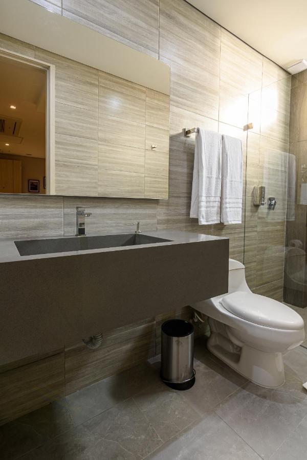 4 Sur Hotel Medellín Esterno foto